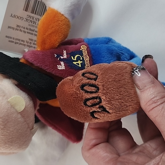 Vintage NWT Disney Goofy Plush Y2K 45 Years of Magic Disneyland Figurine - Picture 10 of 13